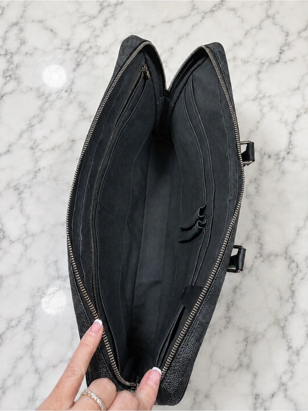 Louis Vuitton Damier Graphite Porte-Documents Voyage